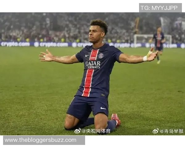 杜埃打进处子球并实现双响成为2017年后法国队首位球员 杜埃打进处子球并实现双响成为2017年后法国队首位球员